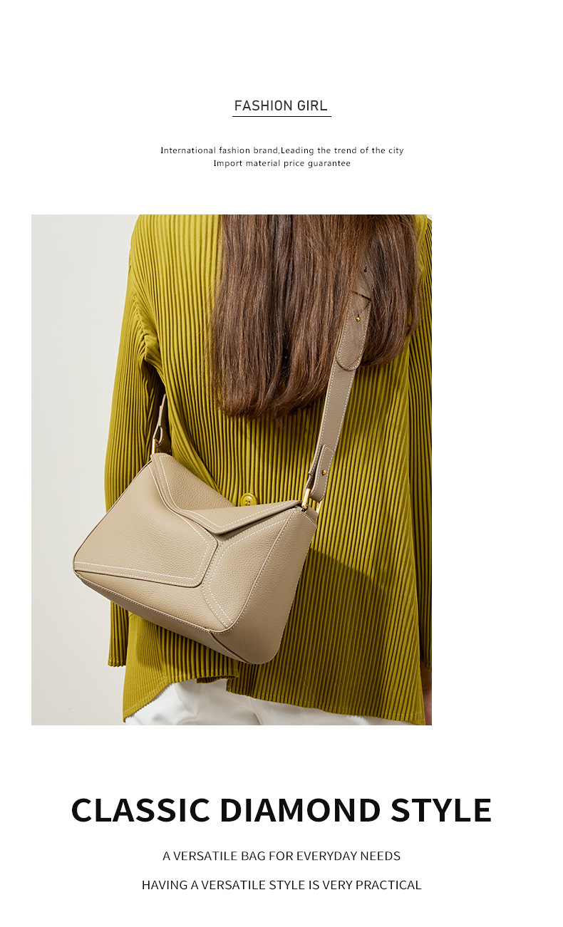 Elara Shoulder Bag