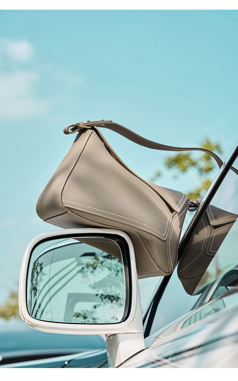 Elara Shoulder Bag