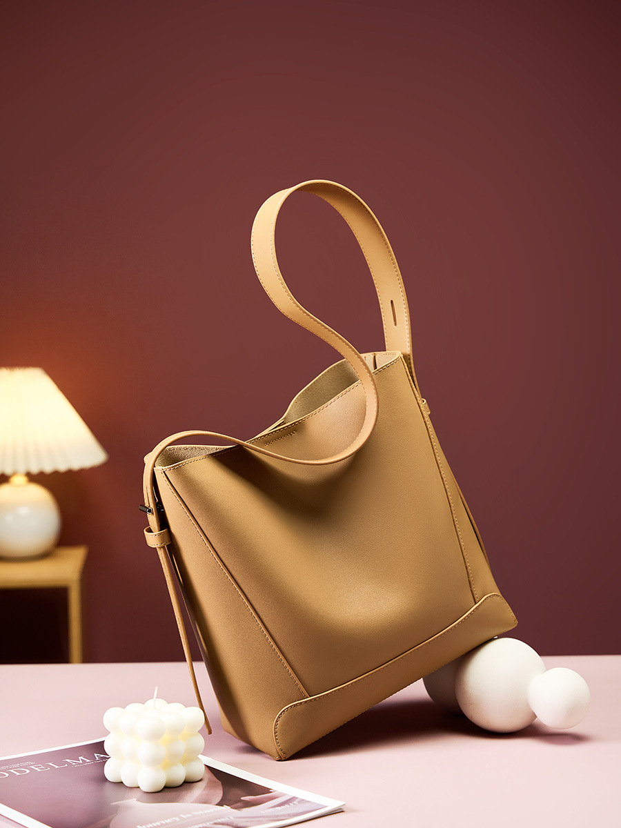 Emmy Shoulder Bag