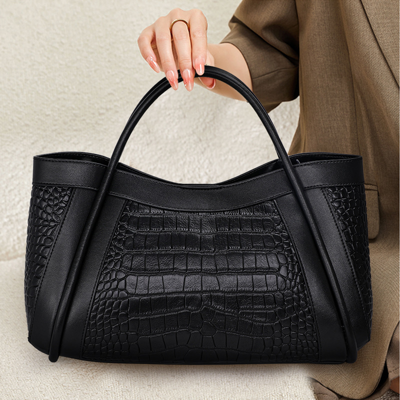 Dahila Leather Tote Bag