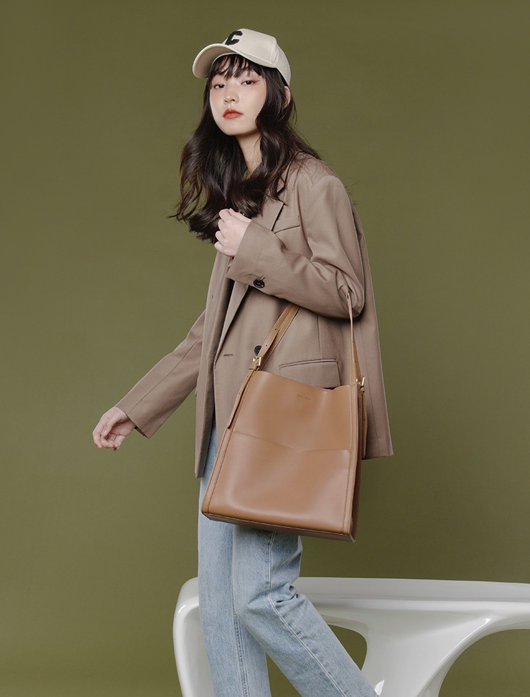 Lina Loom Shoulder Bag