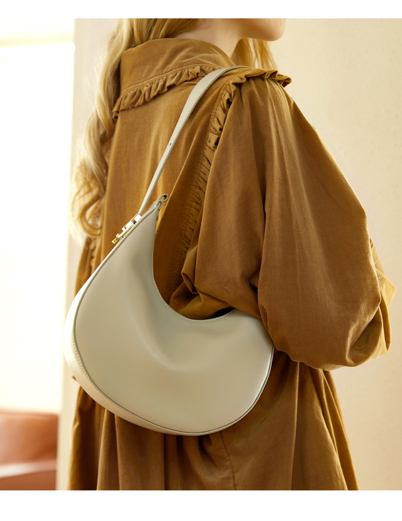 The Solis Shoulder Bag