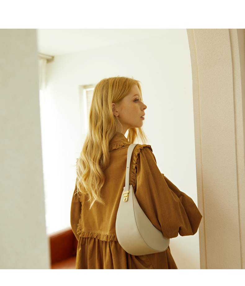 The Solis Shoulder Bag