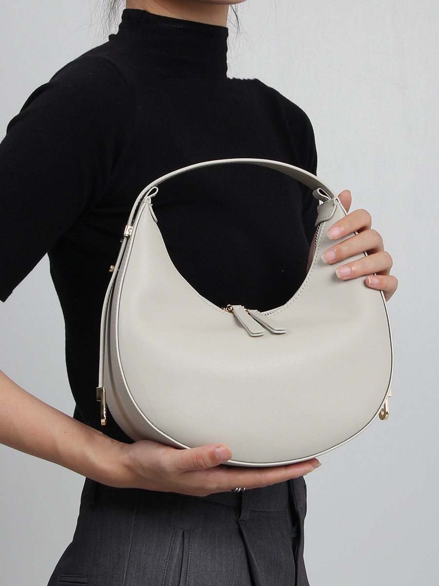 The Solis Shoulder Bag