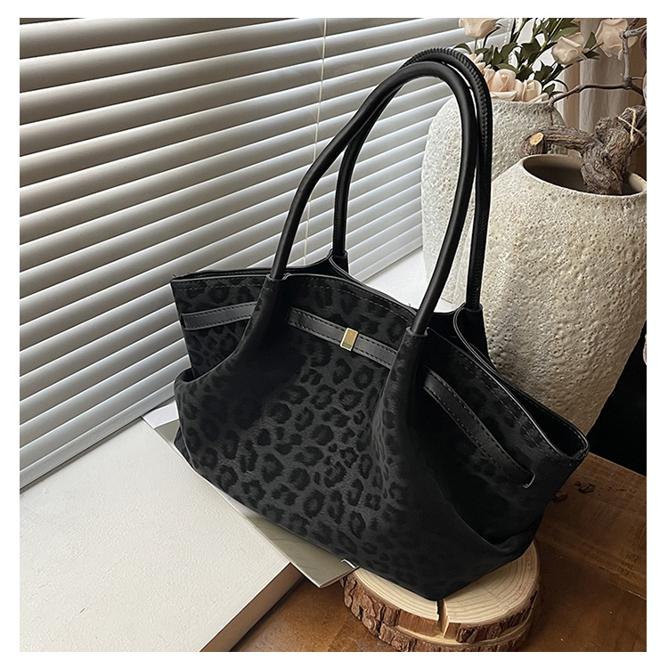 Noelle Leopard Print Shoulder Bag