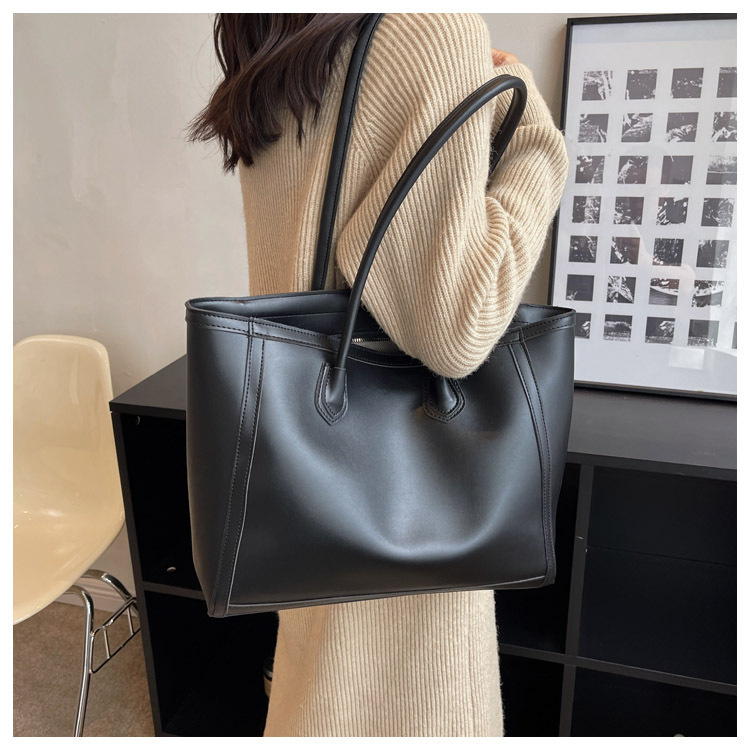 The Delilah Tote
