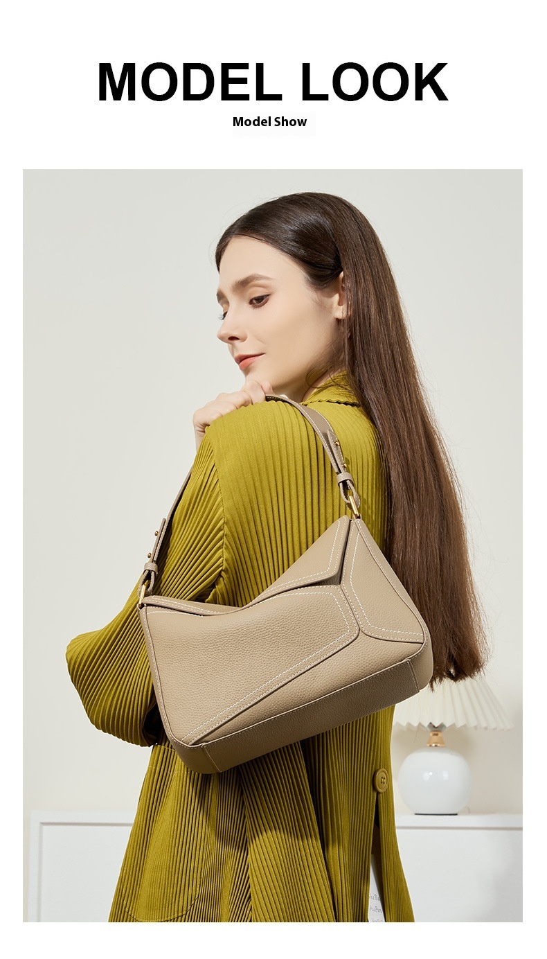 Elara Shoulder Bag