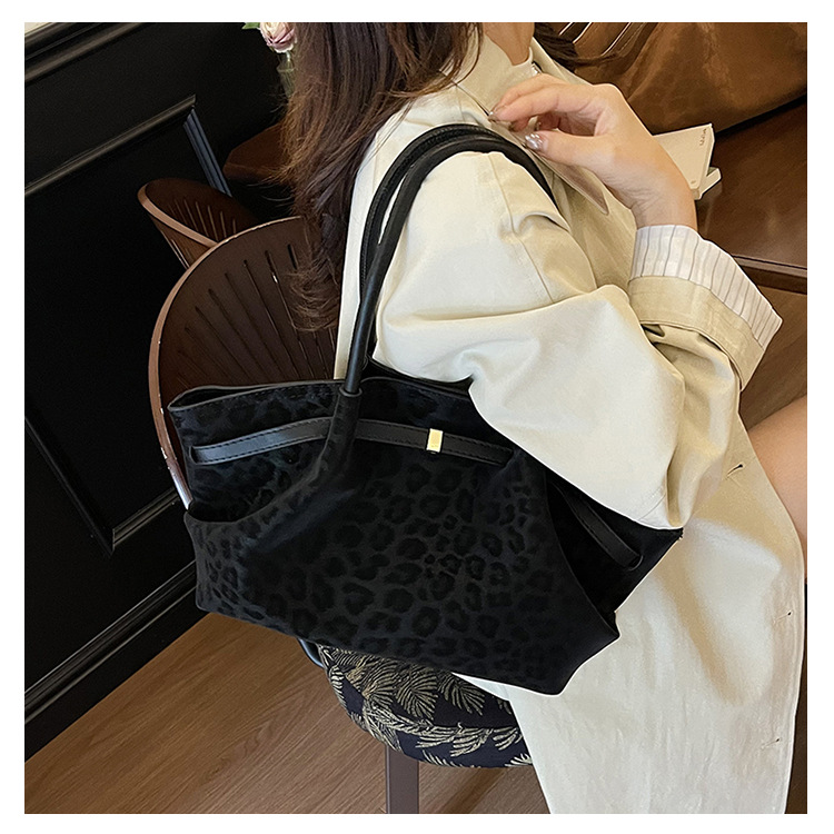 Noelle Leopard Print Shoulder Bag