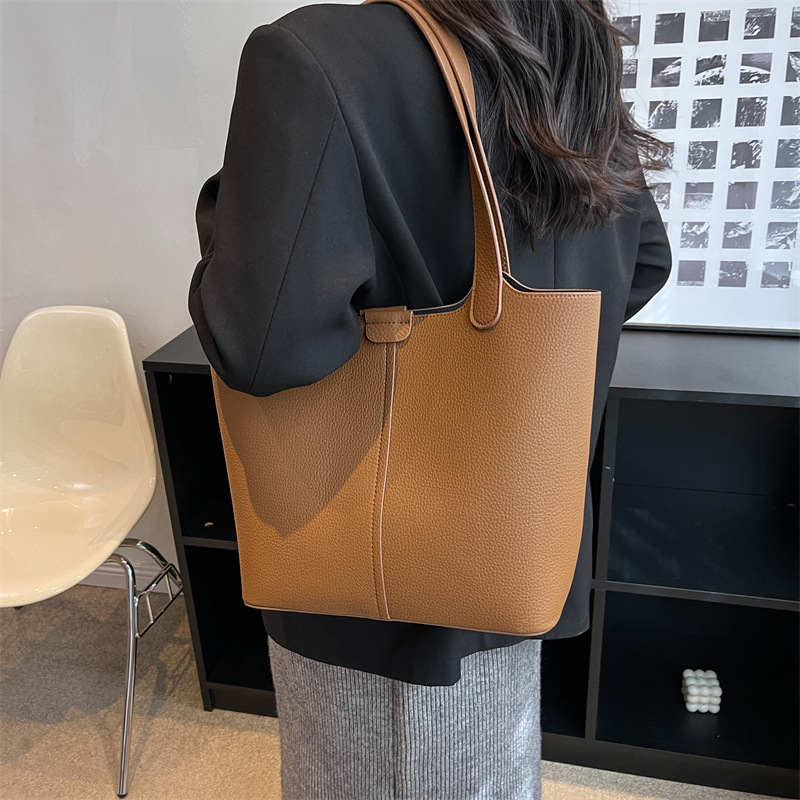 Eloise Shoulder Bag