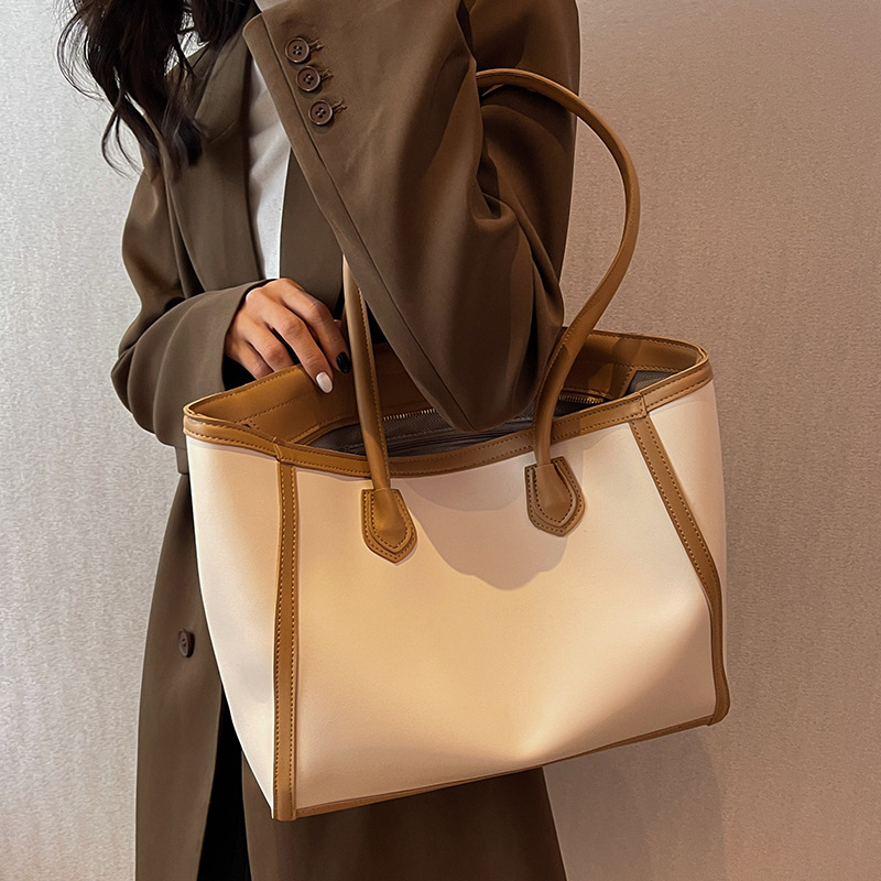 The Delilah Tote